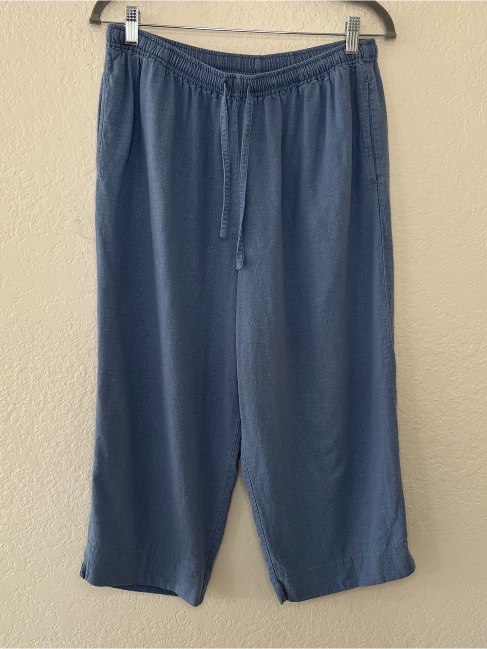 VTG Requirements Blue Linen Blend Cropped Pants Women’s Size Large Elastic Waist